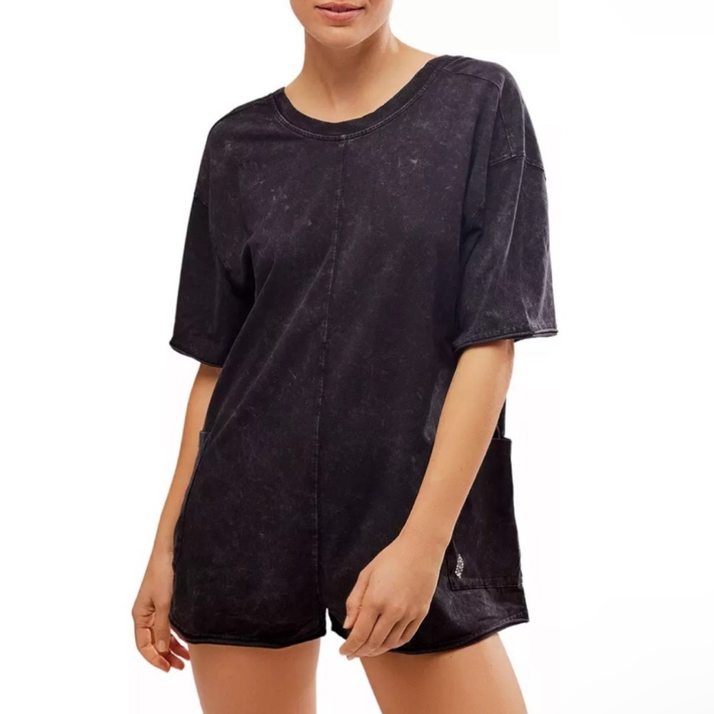 FREE PEOPLE Movement Size Small HOT SHOT TEE ROMPER ONESIE Black Shorts Bodysuit